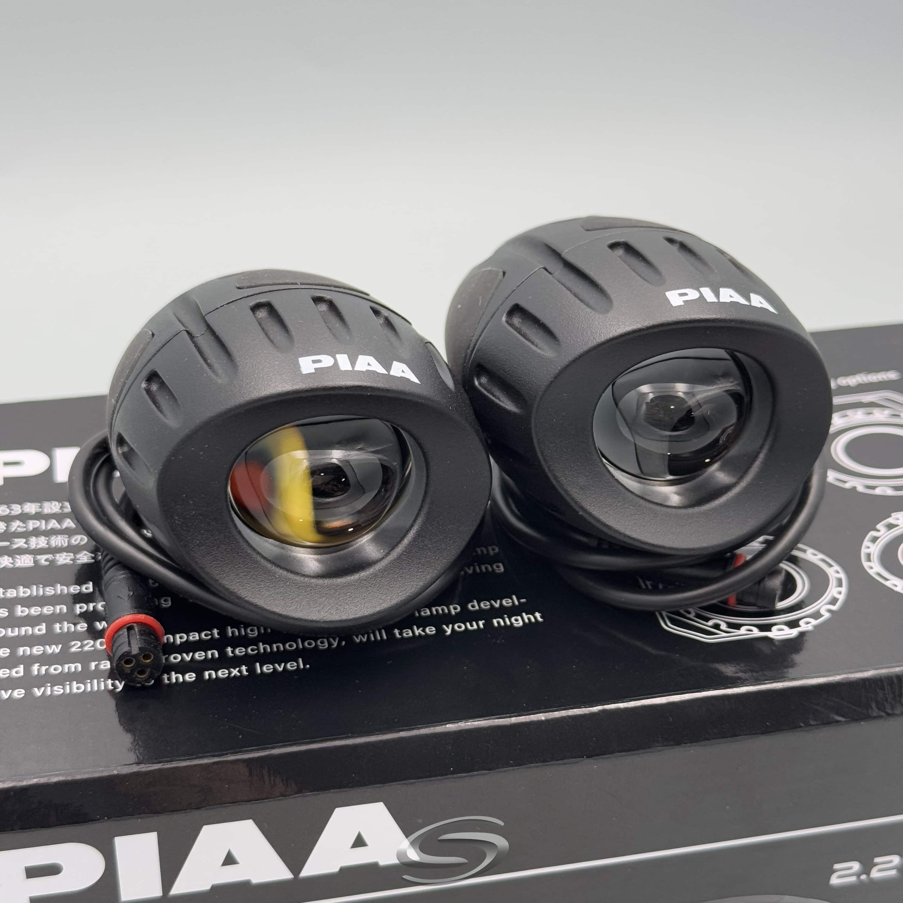 PIAA Spotlight 220R
